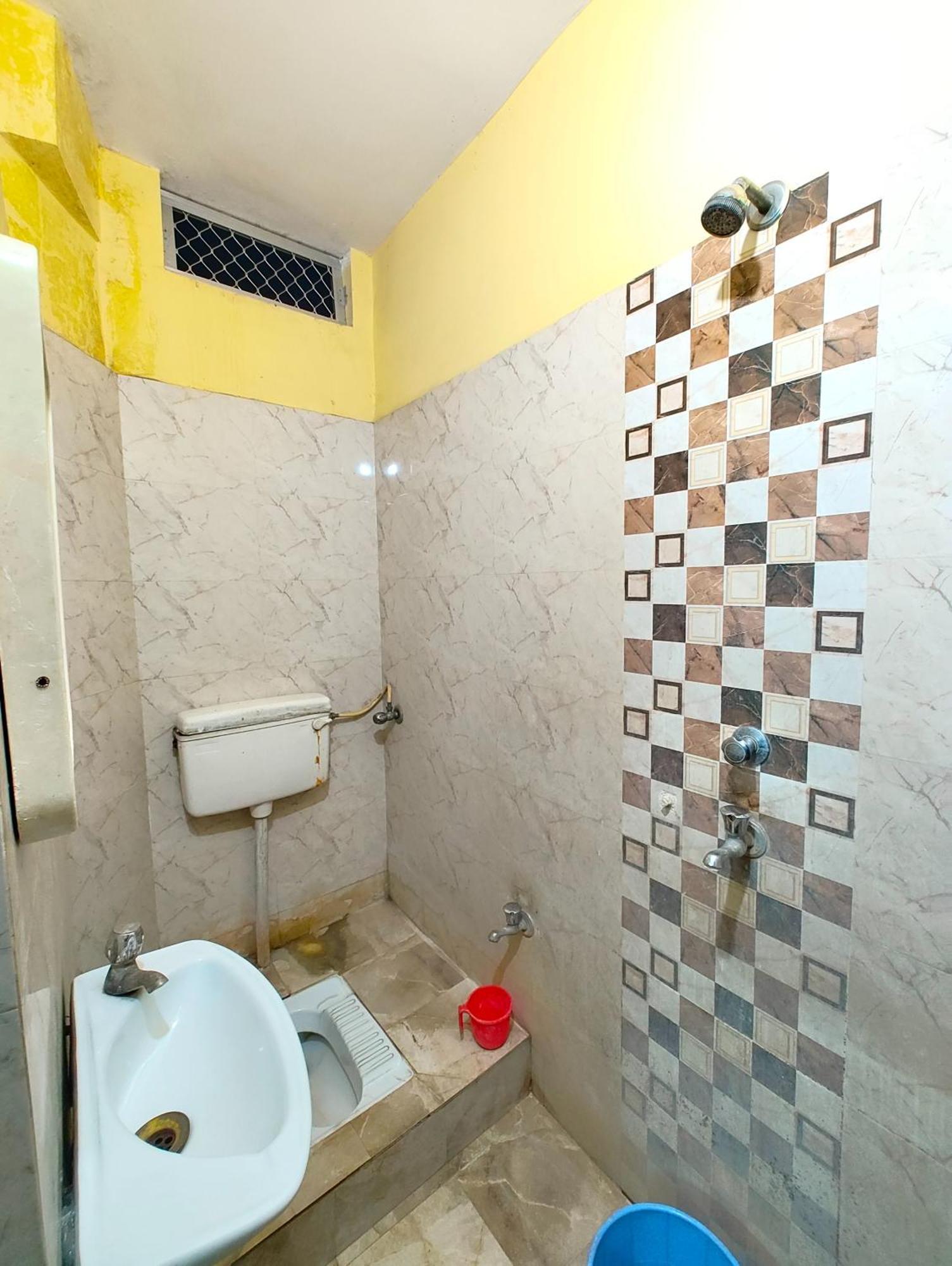 Kashi Near Railway Station - Best Budget In Hotel