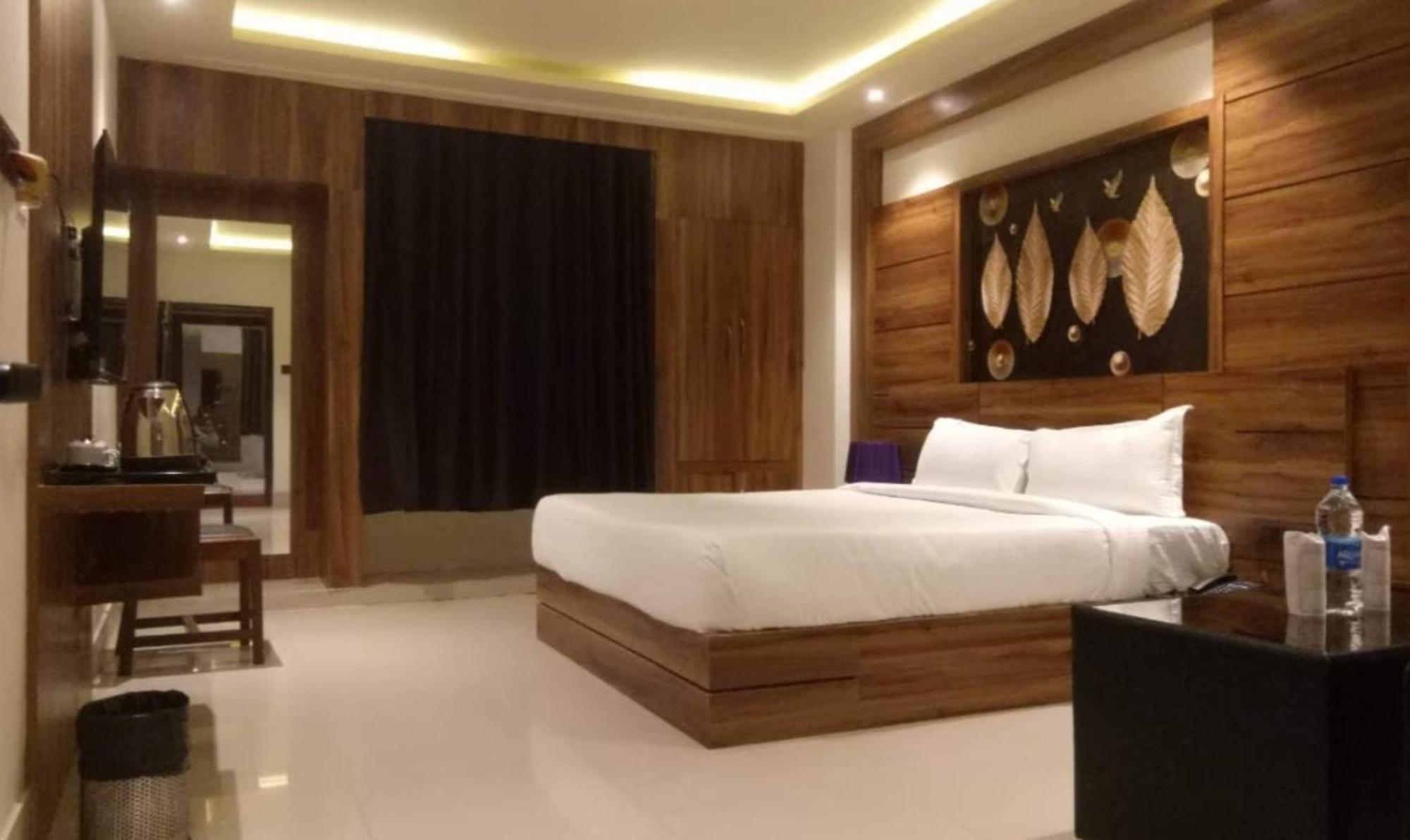Hotel Kashi Near Railway Station - Best Budget In Varanasi